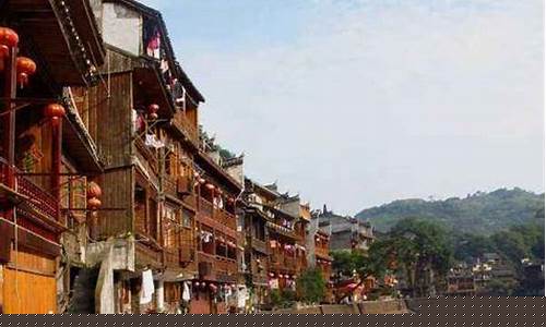 凤凰古城属于哪个市_凤凰古城属于哪个市哪个区